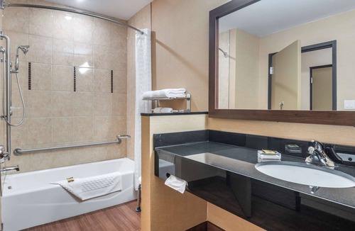 Bathurst Hotel | Best Western Plus Bathurst Hotel & Suites