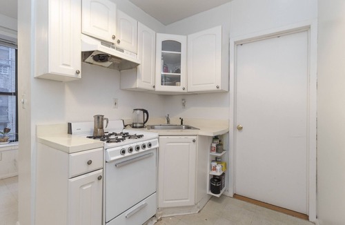 Upper East Side House | Big room at 329 # 8 (two bedroom without living room)