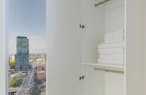 Clinton Hill Apartment | Blueground | Clinton Hill, rooftop pool, nr Brooklyn Museum