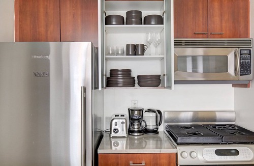 Upper East Side Apartment | Blueground | East Harlem, pool, nr Central Park