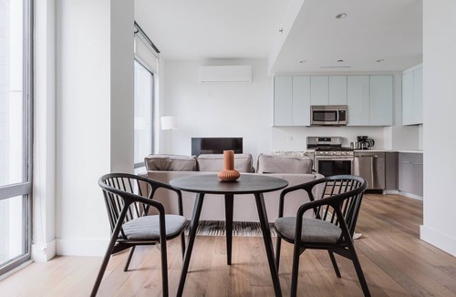 Hunters Point Apartment | Blueground | LIC, gym, balcony, nr MoMA PS1