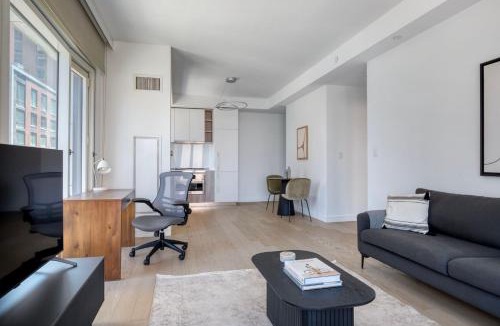 Hell's Kitchen Apartment | Blueground Midtown W doorman gym wd NYC-1510