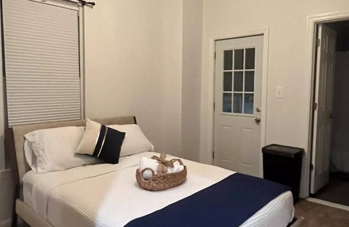 Queens Apartment | Bohemian Studio near Airports !n
