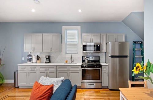 Pelham Bay House | Brand new 2 bedroom apartment in the schuylerville section on the Bronx