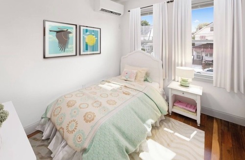 Queens House | Brand new 6 bedroom house close to JFK and LGA airport.