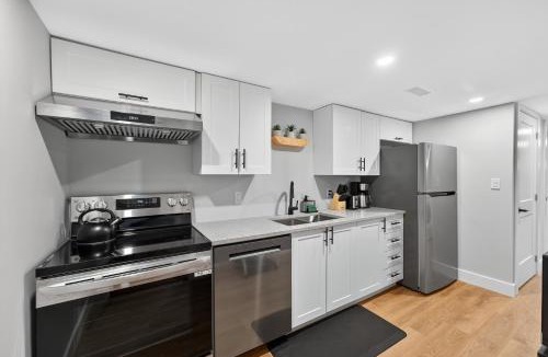 Kingston Apartment | Bright and Modern 2BR Suite with Rustic Bar