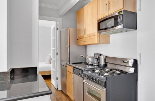 Ukrainian Village Apartment | Bright East Village 1BR w/in-unit W/D, close to Park, by Blueground