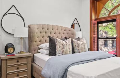 Central Park North Apartment | Brownstone Near Subway and Columbia Uni