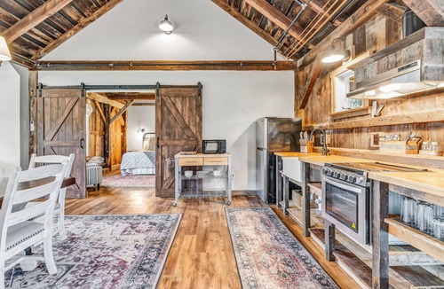 Quechee Condo | Carriage House Barn with Sweeping Farm Views