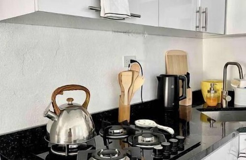 East New York Apartment | casa gumamela - airy shared space in santurce