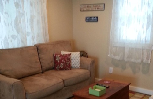 Romulus Cottage | Cayuga Lake - Easy access to water and wine - French cottage themed
