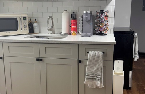 Queens Apartment | Charming 1-Bedroom Apartment in Fabulous Queens with Wifi and AC