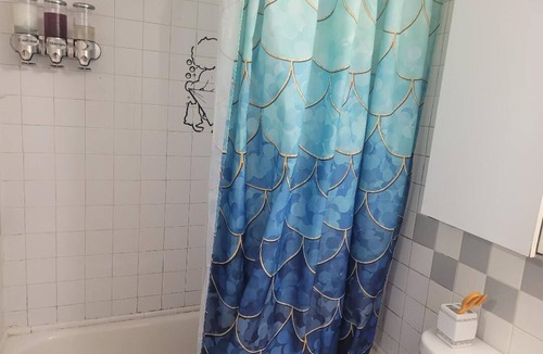 Queens House | Charming 1-bedroom house in Queens with AC