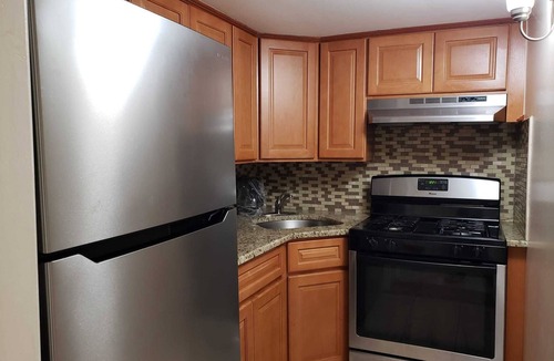 Rochdale Apartment | Charming 2-bedrooms apartment in Jamaica Queens with AC, WiFi, Near JFK for rent