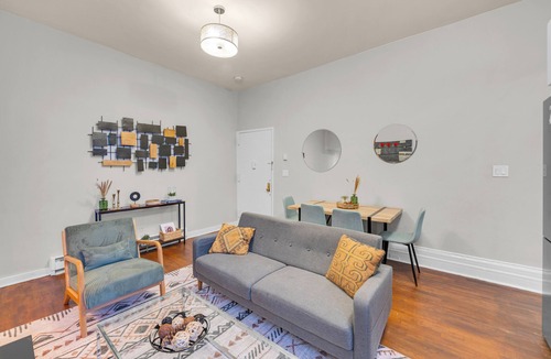 Rose Hill Apartment | Charming 3-bedroom apartment in brilliant New York with WiFi, AC