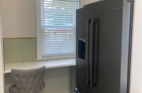 Queens House | Charming 3-bedroom house in Queens with WiFi and AC