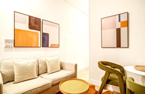 Ukrainian Village Apartment | Charming 3BR 1Bath Apartment