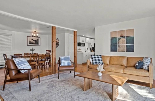 Ludlow Condo | Charming 4-Bed Downtown Townhome 3-Min to Okemo