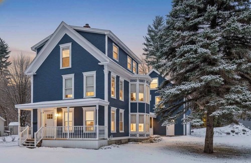 Ludlow Condo | Charming 4-Bed Downtown Townhome 3-Min to Okemo