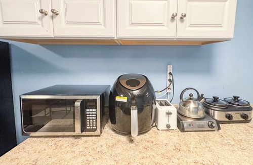 Queens Apartment | Charming Oasis Steps from Beach & Metro Station
