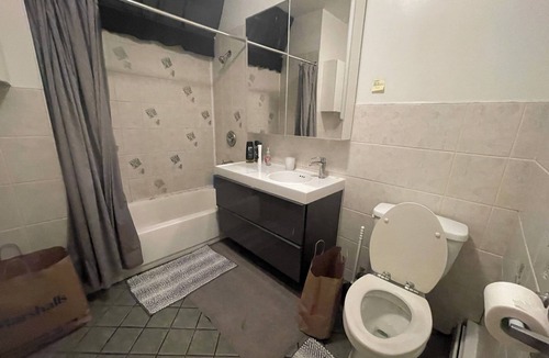 Clinton Hill Apartment | Charming Private Bedroom Next to Subway/Metro Centrally Located in Brooklyn
