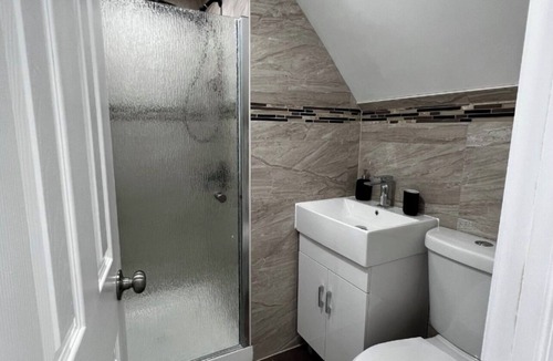 Queens House | Charming room in a house located in a beautiful area of Queens, with AC and WiFi