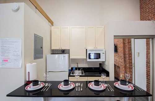 Koreatown Apartment | Charming STUDIO apartment in delightful New York near Empire State Building