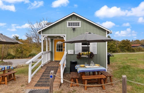 Lancaster Cottage | Charming Tiny House on the Farm