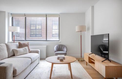 Chelsea Apartment | Chelsea 1br w doorman lounge nr food hall NYC-1196