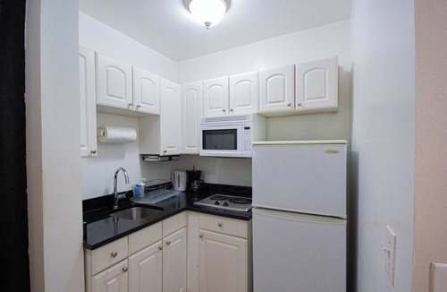 Midtown Apartment | Chic 1-bedroom apartment with WiFi and AC in Midtown New York