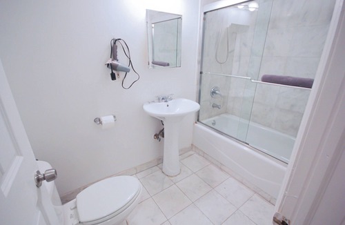 Midtown Apartment | Chic 1-bedroom apartment with WiFi and AC in Midtown New York
