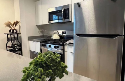 Queens Apartment | Chic & Cozy 1BD Apartment Near East River, Minutes from Central Park