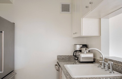Union Square Apartment | Chic Flatiron 1BR w/Elevator & Gym, near Union Square Park, by Blueground