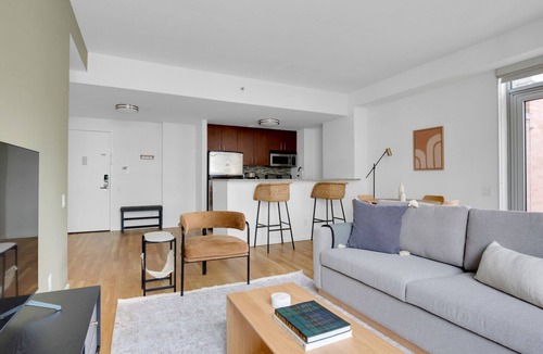 Midtown South Apartment | Classic Chelsea 2BR w/Doorman & Gym, near High Line, by Blueground