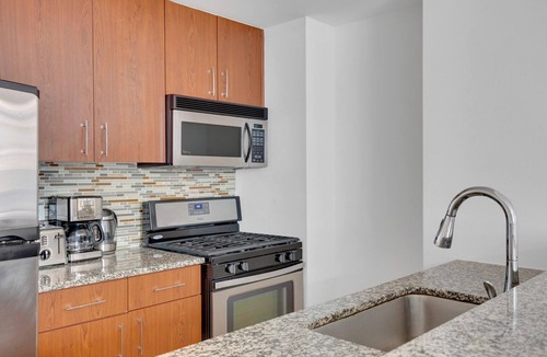 Midtown South Apartment | Classic Chelsea 2BR w/Doorman & Gym, near High Line, by Blueground