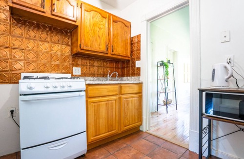 Bedford-Stuyvesant House | Clean & Elegant 2br Apt In A Brownstone Home