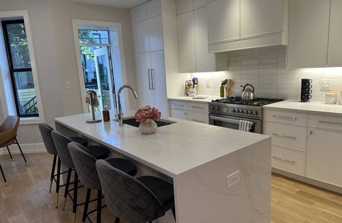 Prospect-Lefferts Gardens Historic District House | Close to Prospect Park, King size beds, 30 minutes to Times Square, free parking