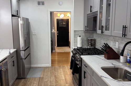 Queens House | Comfortable cozy 3-bedroom house with WiFi, AC, pool table, in Queens NY.