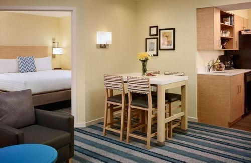 Somerset Hotel | Comfortable Suite with Full Kitchen, Pool & Gym Close to Rutgers