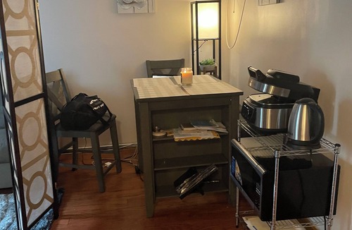 Pelham Gardens Apartment | Cozy 1 Bedroom, Ground Floor Apartment in the Northeast Bronx