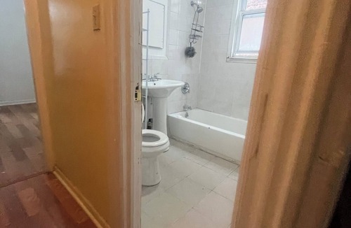 Queens Apartment | Cozy 2-bedroom apartment in amazing Queens with WiFi, AC