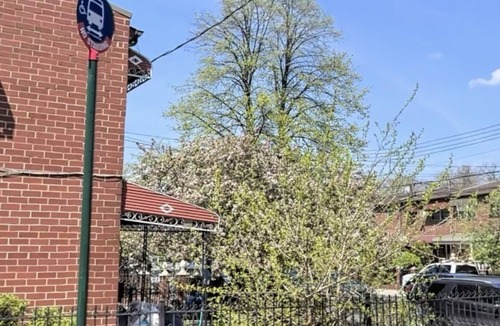 Brownsville House | Cozy 4 bedroom house to have an enjoyable time for you and friends.