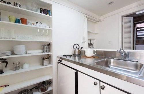 SoHo Apartment | Cozy bright studio - Soho/Greenwich Village - 30+Days Only