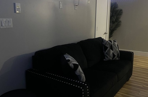 Flatbush Apartment | Cozy Brooklyn luxe apartment. contact me for short stays.