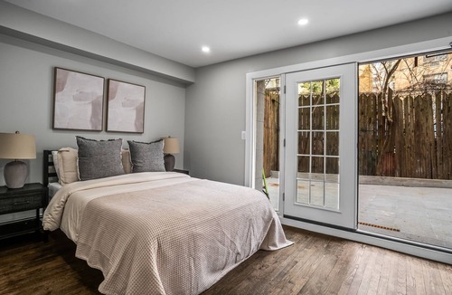 Ukrainian Village Apartment | Cozy Corner 2 Bd 1 Bath