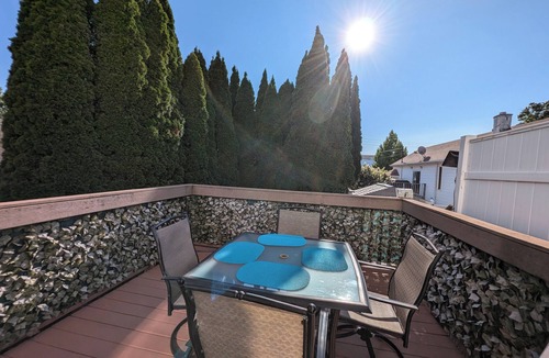 Arrochar House | Cozy Staten Island Escape: 3-Bedroom Home with Complimentary WiFi & AC