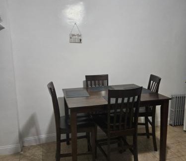 Williamsbridge Apartment | Cozy Zone
