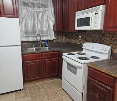 Williamsbridge Apartment | Cozy Zone