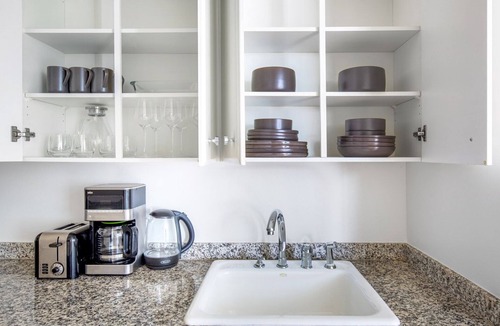 Union Square Apartment | Dandy Union Square 1BR w/Gym, Doorman, across from Park, by Blueground