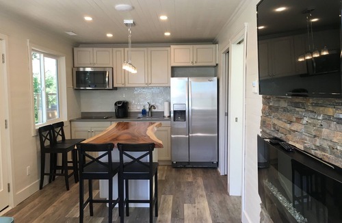 Lansdowne Cottage | del Sol - Private Hottub overlooking the 1000 Islands